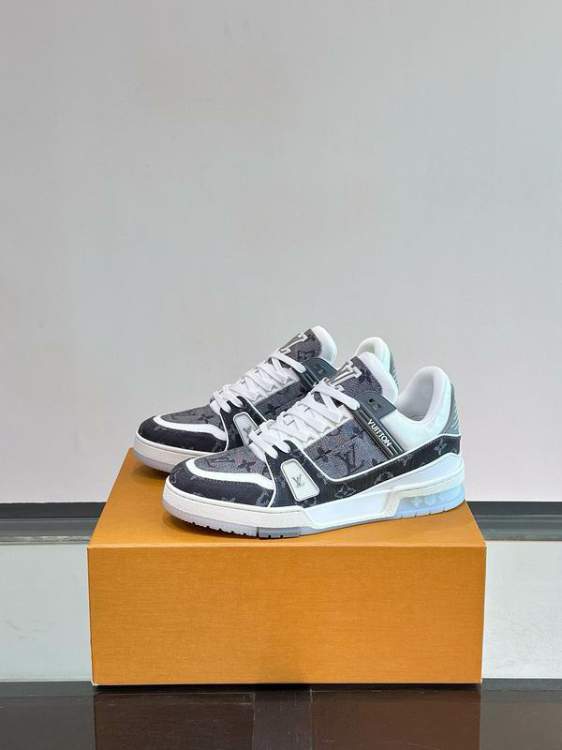 Picture of Louis Vuitton Shoes _SKULVsz38-45jyh050815847